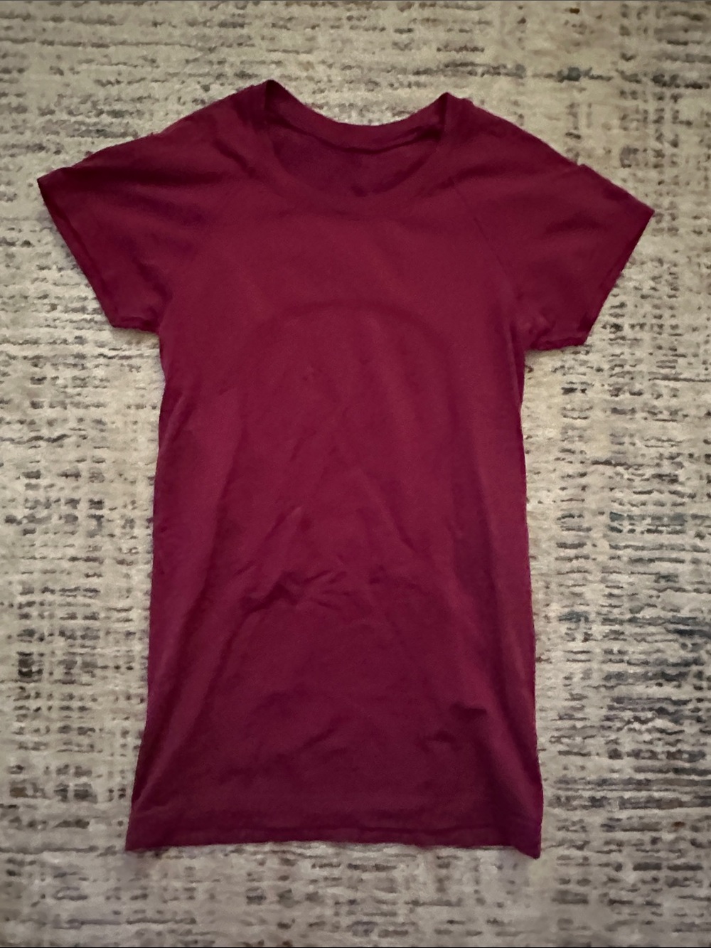 lululemon athletica Women's Short Sleeve Tee - Maroon